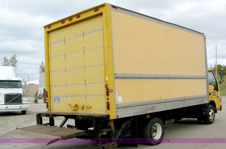 image for item 8622 1996 GMC 4000 W4S042 box truck