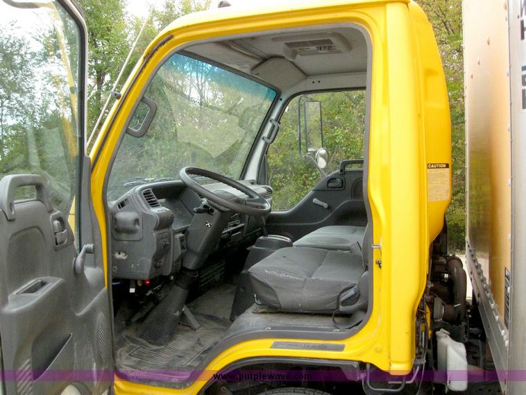 image for item 8622 1996 GMC 4000 W4S042 box truck