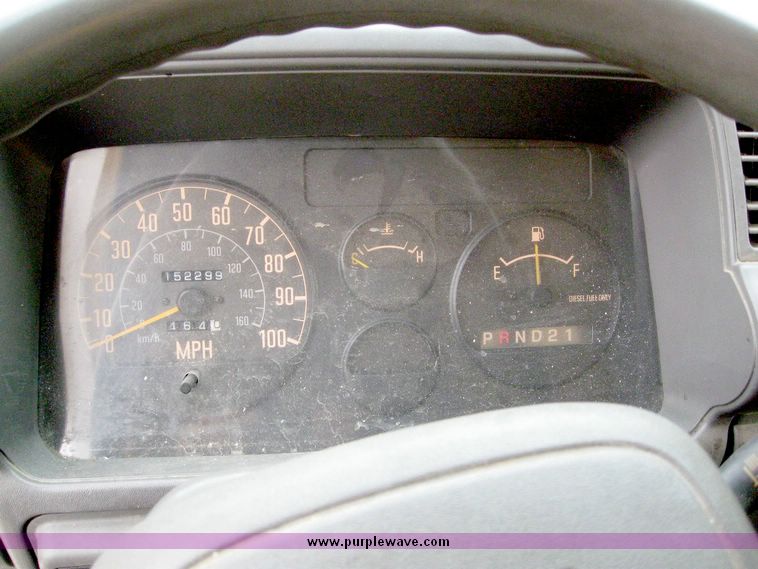 image for item 8622 1996 GMC 4000 W4S042 box truck