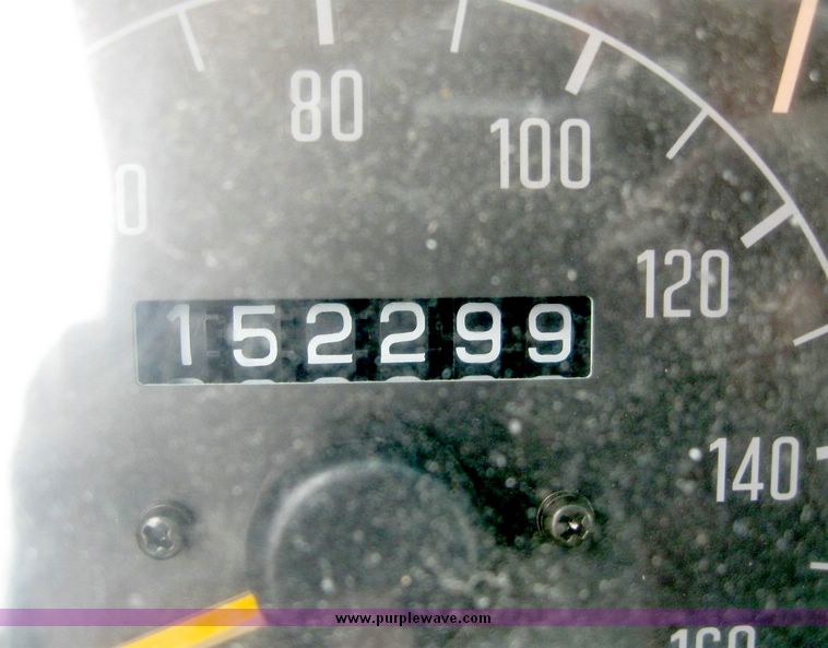 image for item 8622 1996 GMC 4000 W4S042 box truck