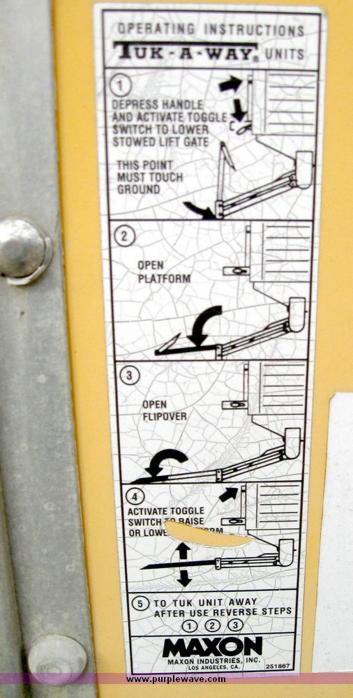 image for item 8622 1996 GMC 4000 W4S042 box truck