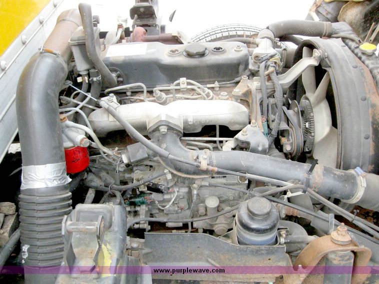 image for item 8622 1996 GMC 4000 W4S042 box truck