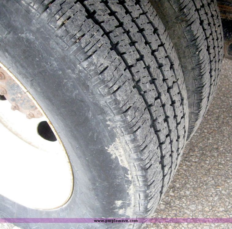 image for item 8622 1996 GMC 4000 W4S042 box truck