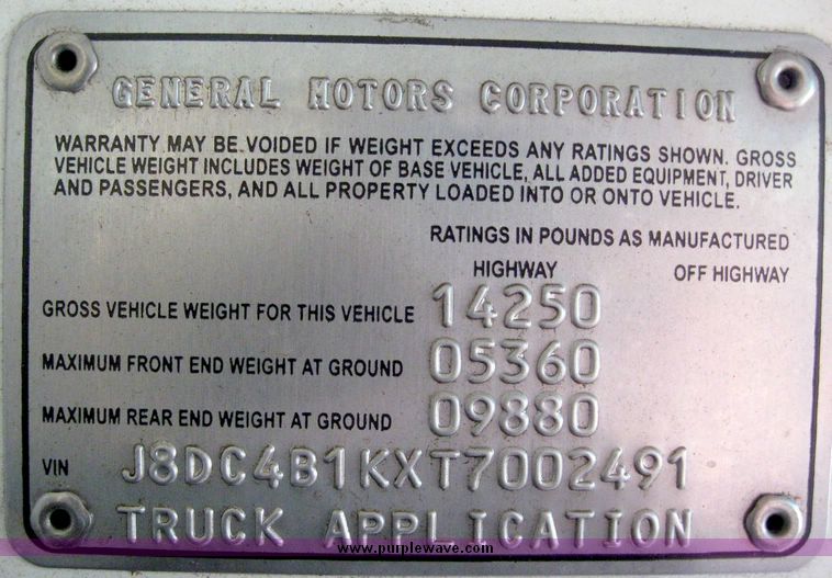 image for item 8622 1996 GMC 4000 W4S042 box truck