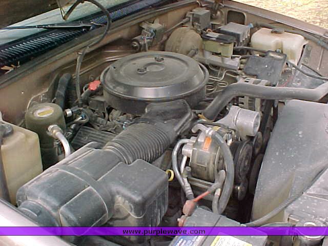 image for item 9500 1995 Chevrolet C1500 Silverado half ton extended cab pickup