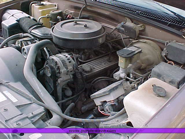 image for item 9500 1995 Chevrolet C1500 Silverado half ton extended cab pickup