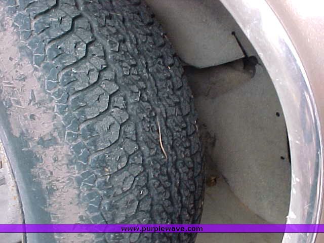 image for item 9500 1995 Chevrolet C1500 Silverado half ton extended cab pickup