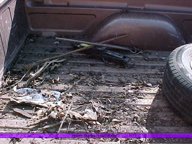 image for item 9500 1995 Chevrolet C1500 Silverado half ton extended cab pickup