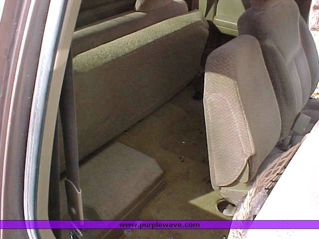 image for item 9500 1995 Chevrolet C1500 Silverado half ton extended cab pickup