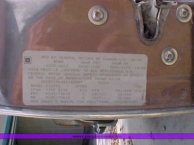 image for item 9500 1995 Chevrolet C1500 Silverado half ton extended cab pickup