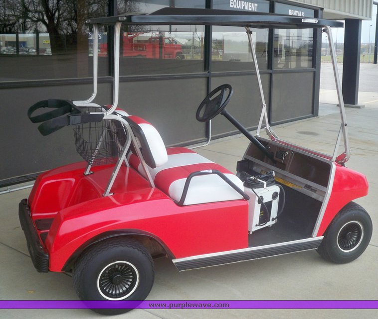 image for item 9591 Club Car electric golf cart with EZ-GO charger