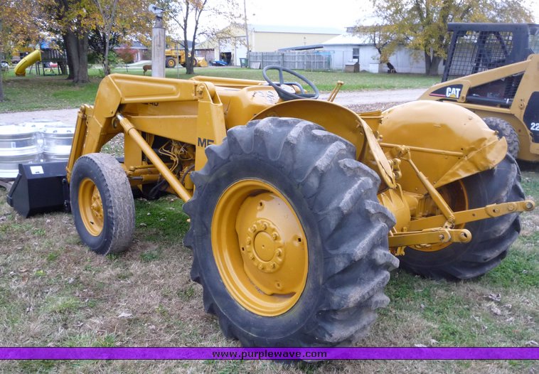 Massey-Ferguson MF40 tractor with loader in Cherryvale, KS | Item 2098 ...