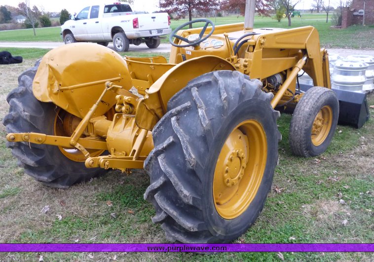 image for item 2098 Massey-Ferguson MF40 tractor with loader