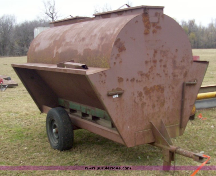 image for item 4068 Grain Belt mobile live stock feeder