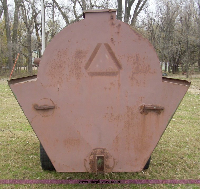 image for item 4068 Grain Belt mobile live stock feeder