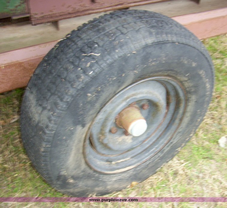 image for item 4068 Grain Belt mobile live stock feeder