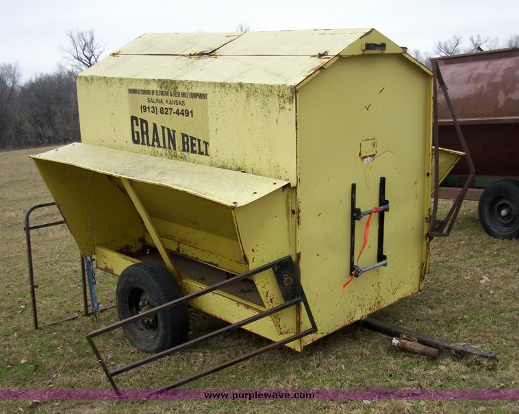 image for item 4069 1992 Grain Belt 7P16 live stock feeder