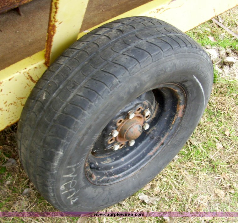 image for item 4069 1992 Grain Belt 7P16 live stock feeder