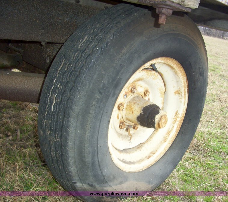 image for item 4071 14' dump bed hay wagon