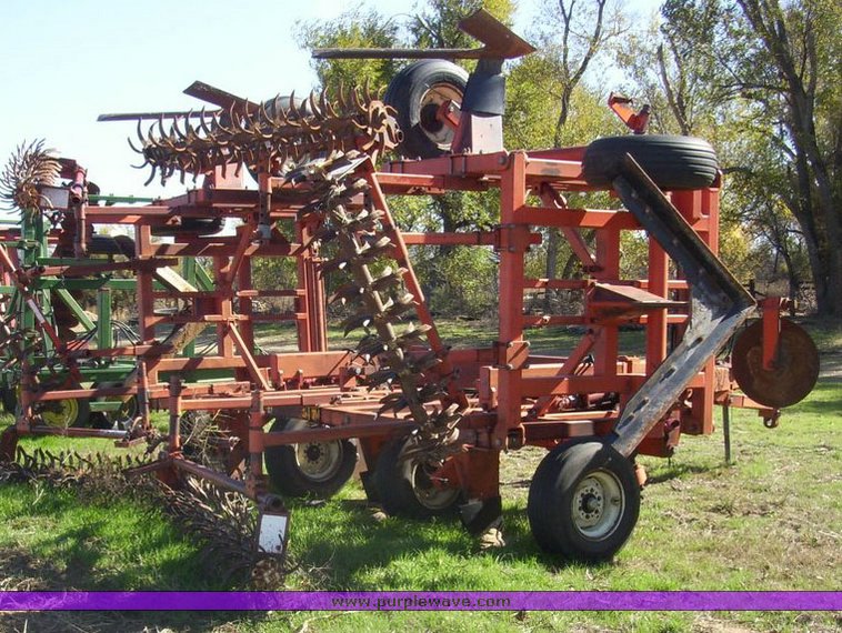 image for item 4163 Sunflower 3670-35 blade plow