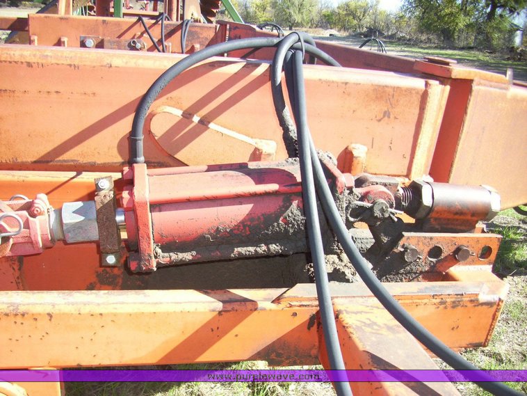 image for item 4163 Sunflower 3670-35 blade plow