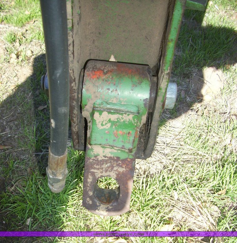 image for item 4164 John Deere 1600 24' chisel