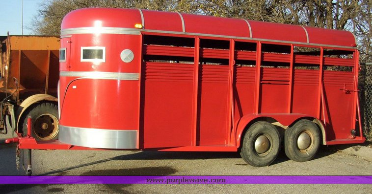 image for item 4167 1992 Bonanza 20' tandem axle stock trailer