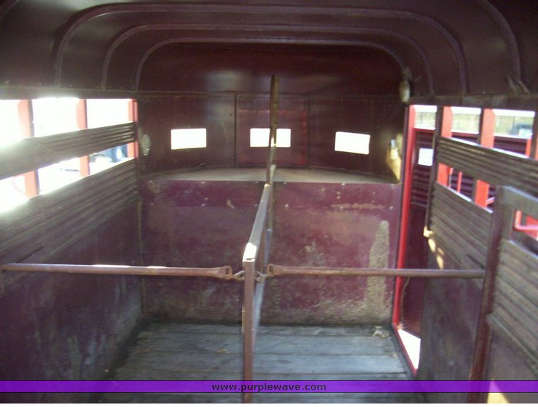 image for item 4167 1992 Bonanza 20' tandem axle stock trailer