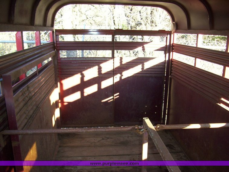 image for item 4167 1992 Bonanza 20' tandem axle stock trailer