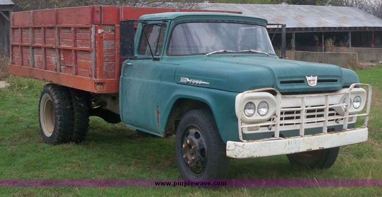 image for item 4270 1960 Ford F-600 wheat truck