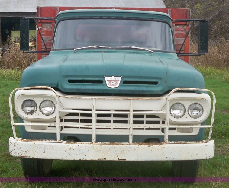 image for item 4270 1960 Ford F-600 wheat truck