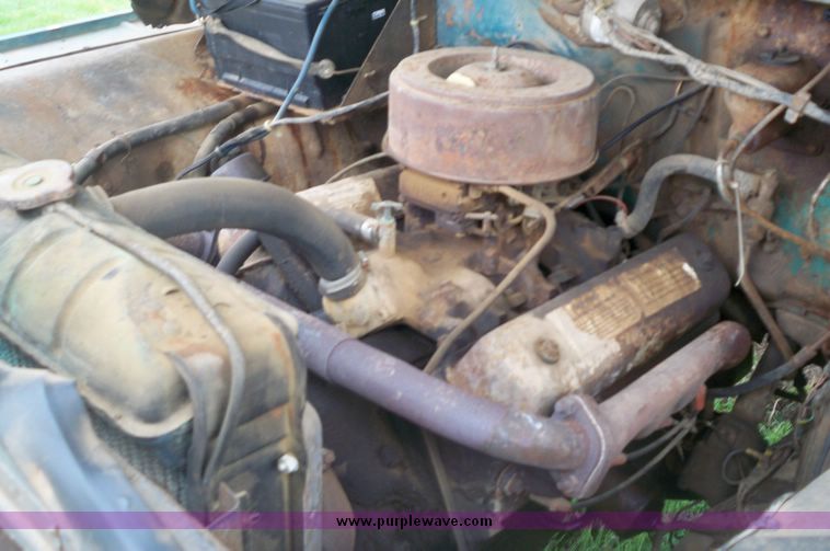 image for item 4270 1960 Ford F-600 wheat truck