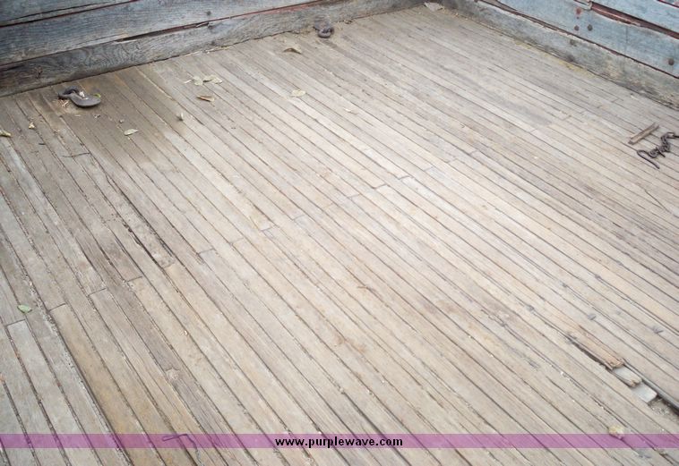 image for item 4270 1960 Ford F-600 wheat truck