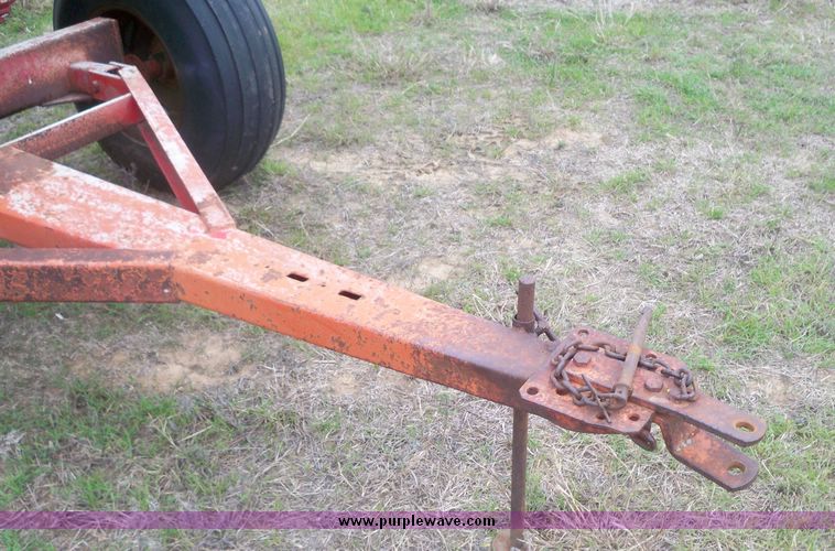 image for item 4271 1,000 gallon four wheel water trailer