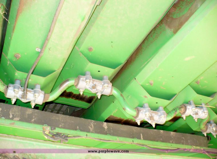 image for item 5590 1997 John Deere 9600 combine