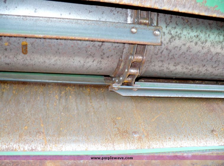 image for item 5590 1997 John Deere 9600 combine