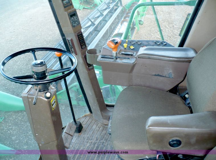 image for item 5590 1997 John Deere 9600 combine