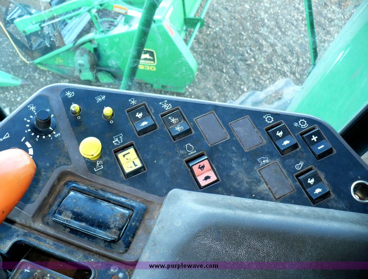 image for item 5590 1997 John Deere 9600 combine