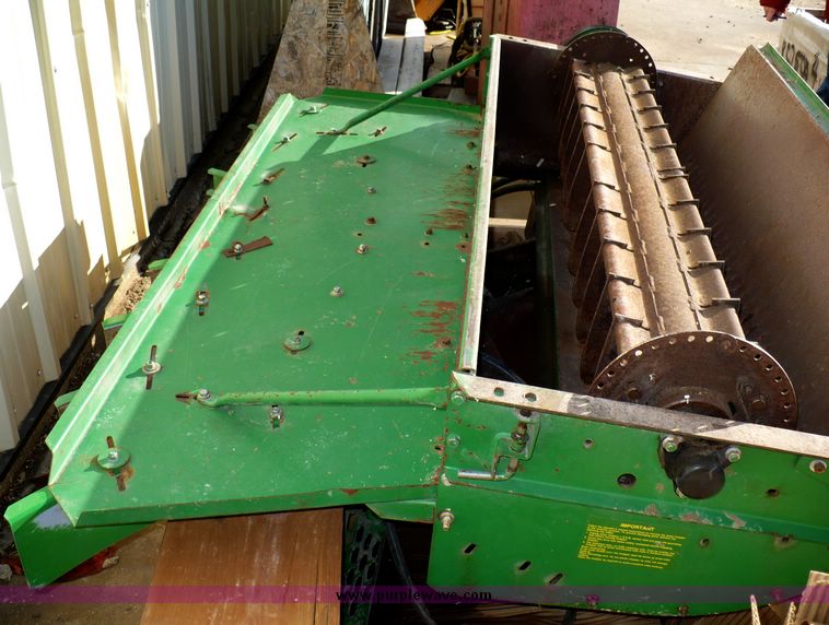 image for item 5590 1997 John Deere 9600 combine