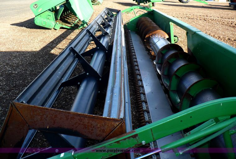 image for item 5591 1997 John Deere 930 rigid platform