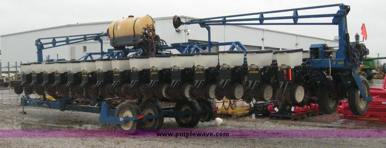 image for item 6398 Kinze 3600 16-31 planter