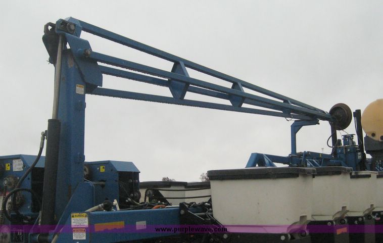 image for item 6398 Kinze 3600 16-31 planter