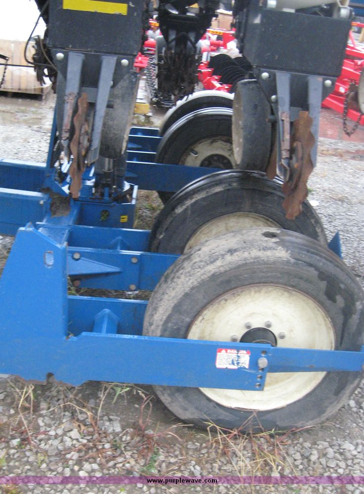 image for item 6398 Kinze 3600 16-31 planter
