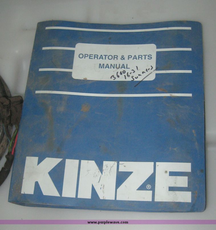 image for item 6398 Kinze 3600 16-31 planter