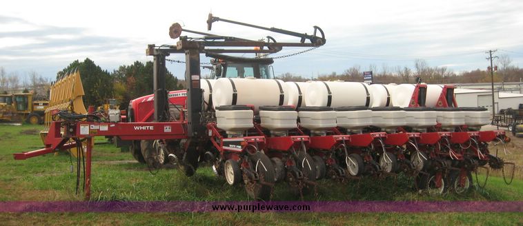 image for item 6400 White 6180 16 row planter