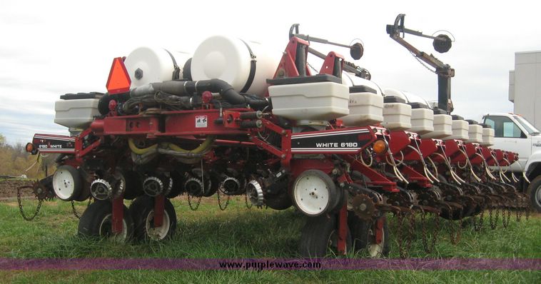 image for item 6400 White 6180 16 row planter