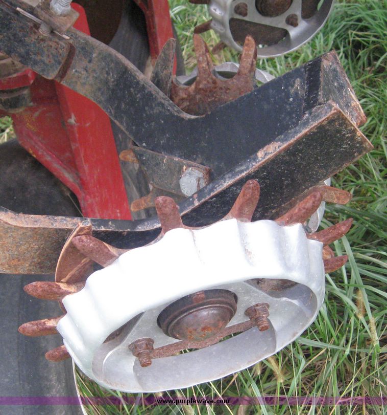 image for item 6400 White 6180 16 row planter