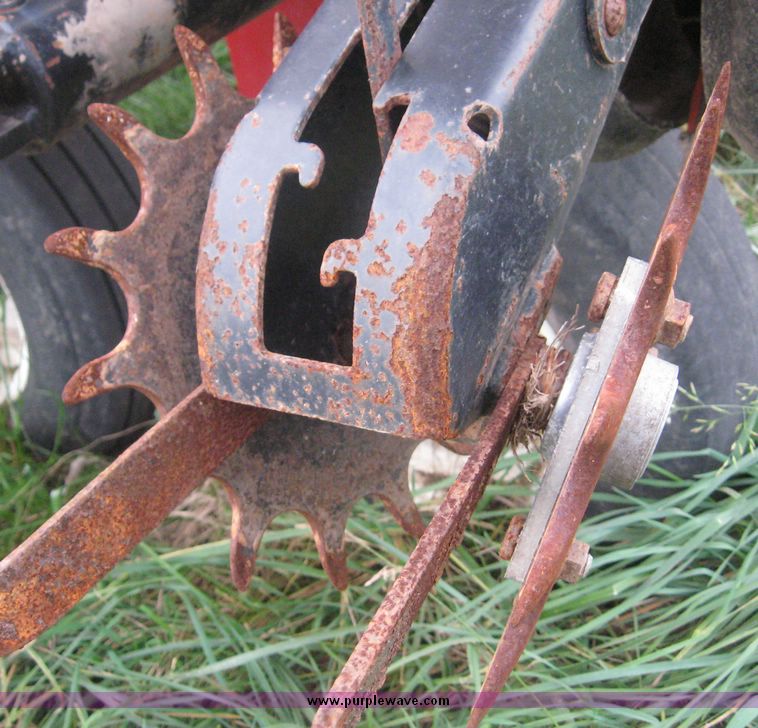 image for item 6400 White 6180 16 row planter