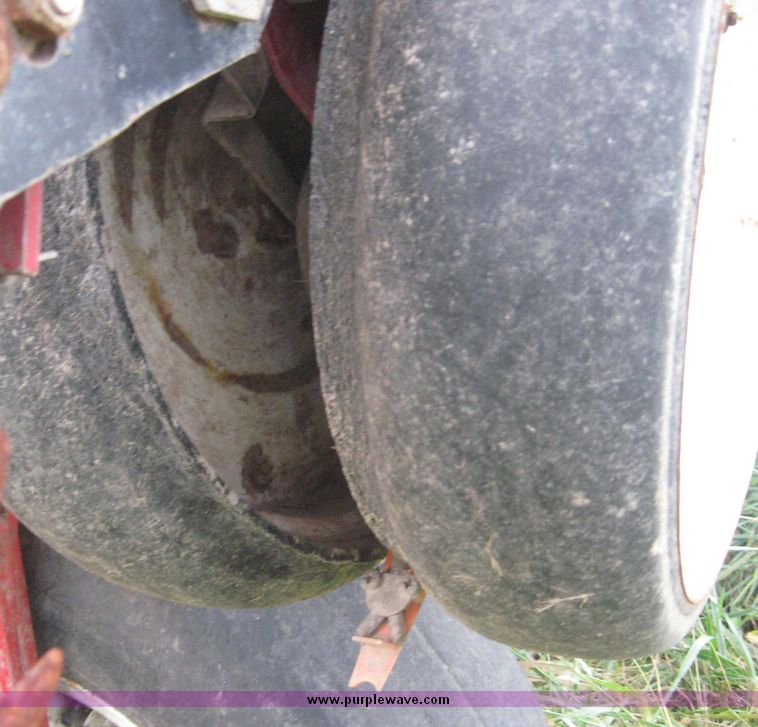 image for item 6400 White 6180 16 row planter