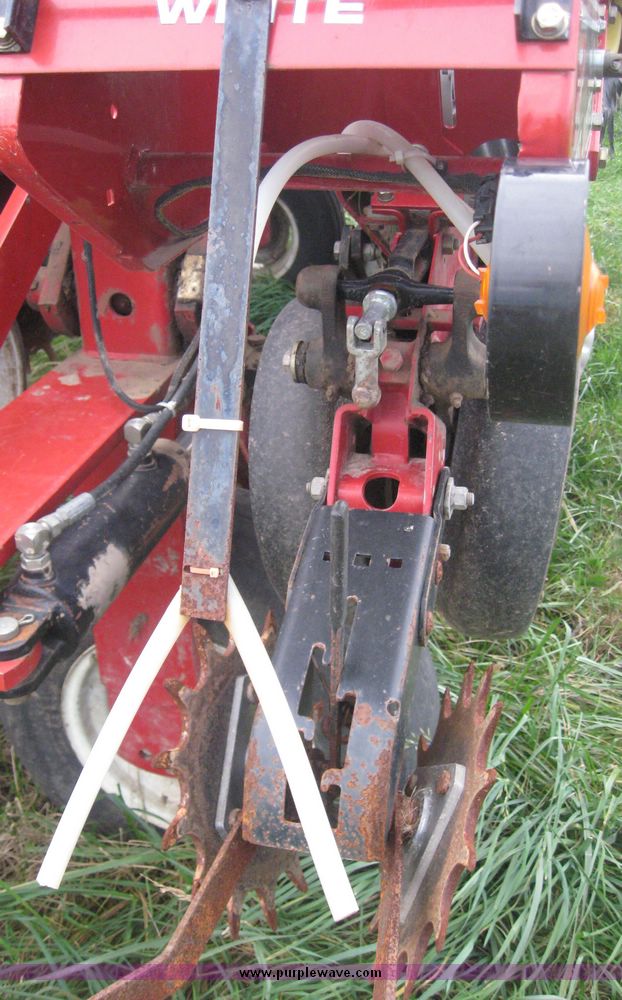 image for item 6400 White 6180 16 row planter